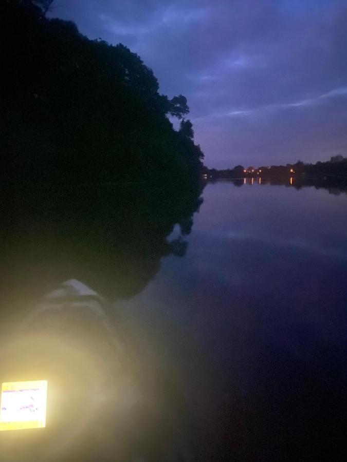Zouw Hausboat Zakotven -Pouze Ubytovani ロウドニツェ・ナト・ラベム エクステリア 写真
