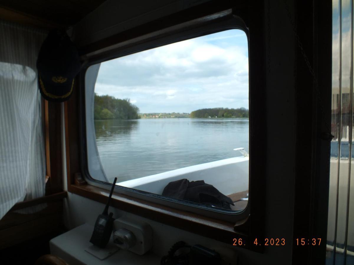 Zouw Hausboat Zakotven -Pouze Ubytovani ロウドニツェ・ナト・ラベム エクステリア 写真