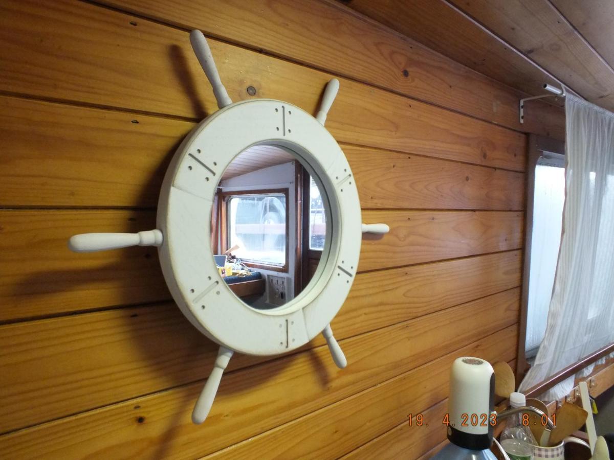Zouw Hausboat Zakotven -Pouze Ubytovani ロウドニツェ・ナト・ラベム エクステリア 写真