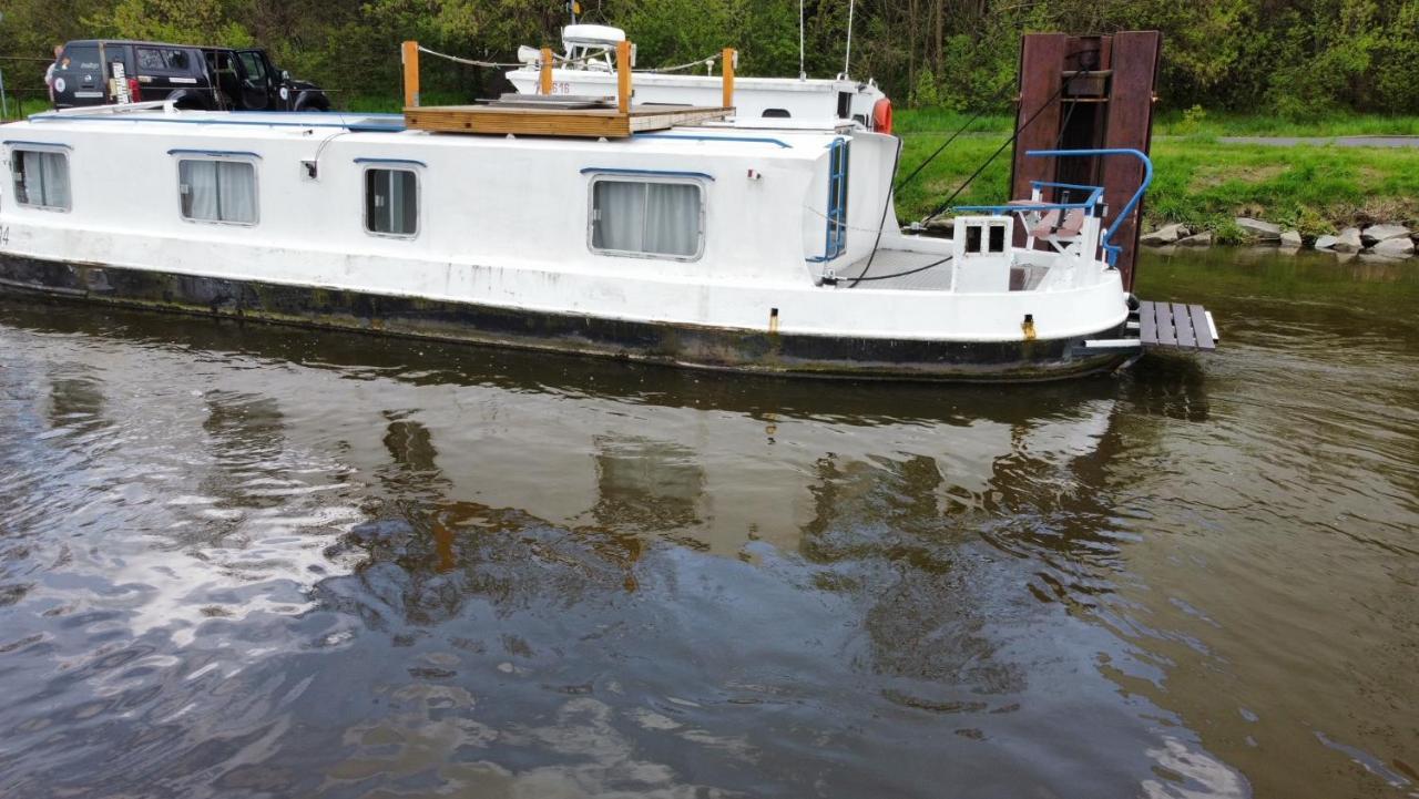 Zouw Hausboat Zakotven -Pouze Ubytovani ロウドニツェ・ナト・ラベム エクステリア 写真